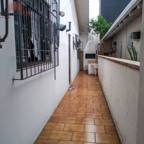 Casa com 02 terrenos Rua 1542