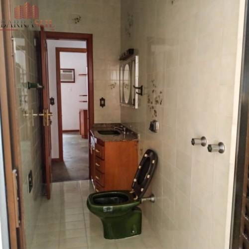 Casa com 02 terrenos Rua 1542