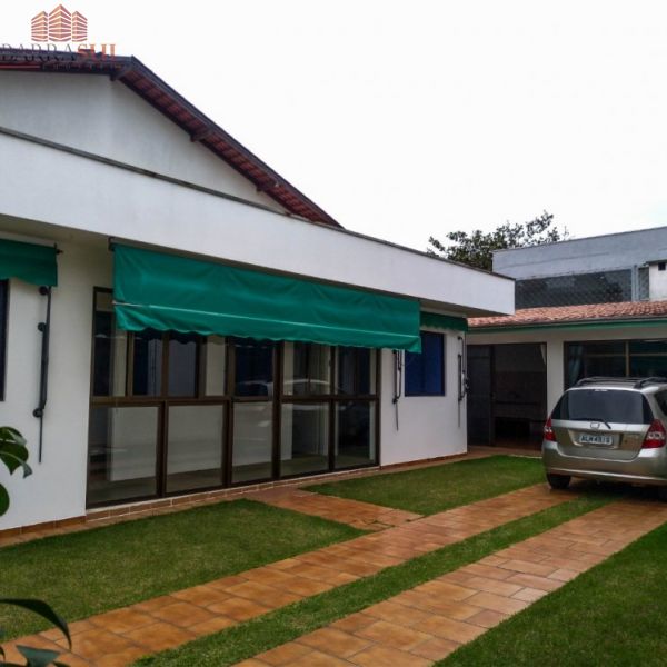Casa com 02 terrenos Rua 1542
