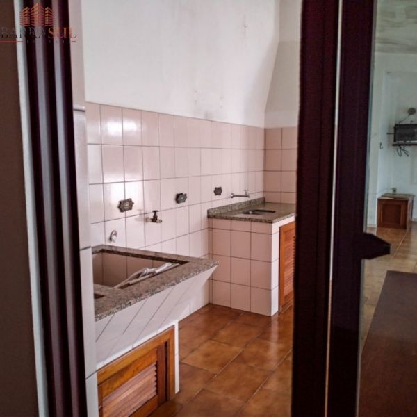 Casa com 02 terrenos Rua 1542