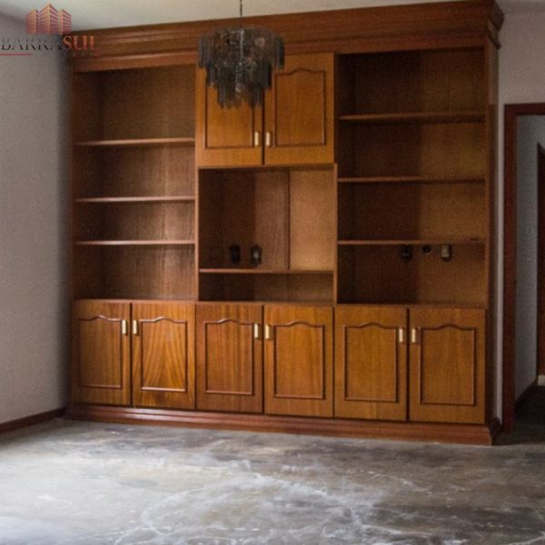 Casa com 02 terrenos Rua 1542