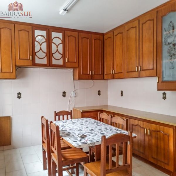 Casa com 02 terrenos Rua 1542