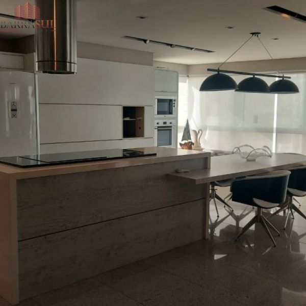 Edifcio Esquina di Parma - Rua 3750 - AP 11