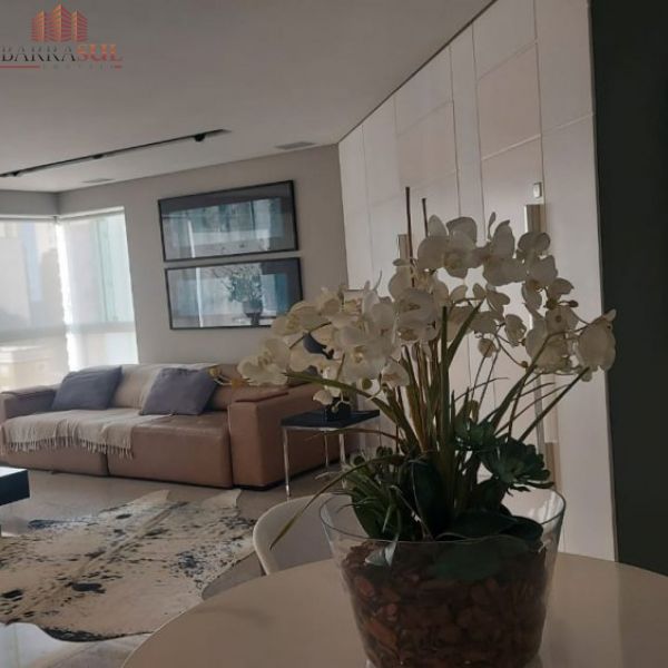 Edifcio Esquina di Parma - Rua 3750 - AP 11