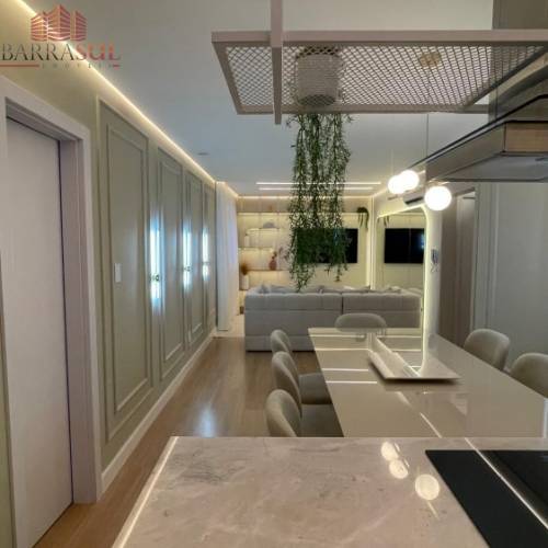 Apartamento Reformado, Decorado e Equipado!!!
