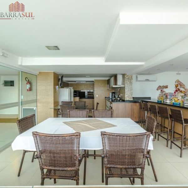 Apartamento Reformado, Decorado e Equipado!!!