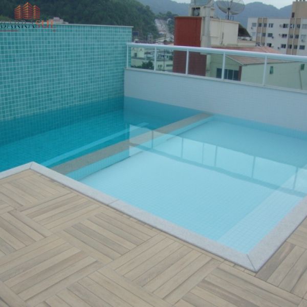 APTO NO CENTRO DE BC C/ 3 SU�TE (SENDO UMA MASTER)