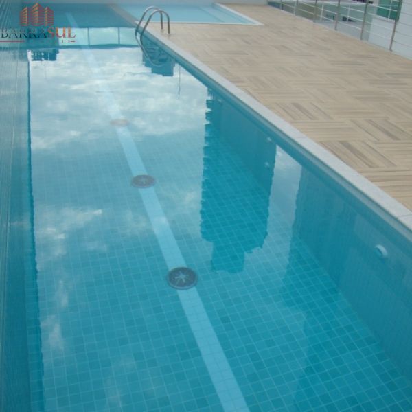 APTO NO CENTRO DE BC C/ 3 SU�TE (SENDO UMA MASTER)