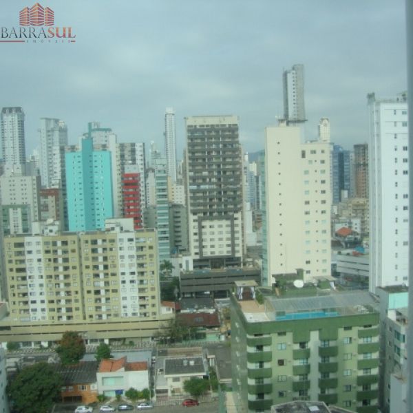 APTO NO CENTRO DE BC C/ 3 SU�TE (SENDO UMA MASTER)