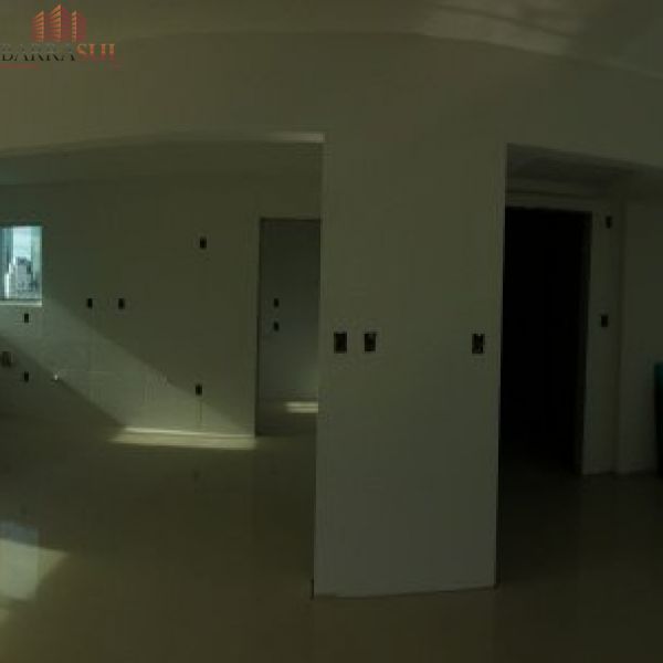 APTO NO CENTRO DE BC C/ 3 SU�TE (SENDO UMA MASTER)