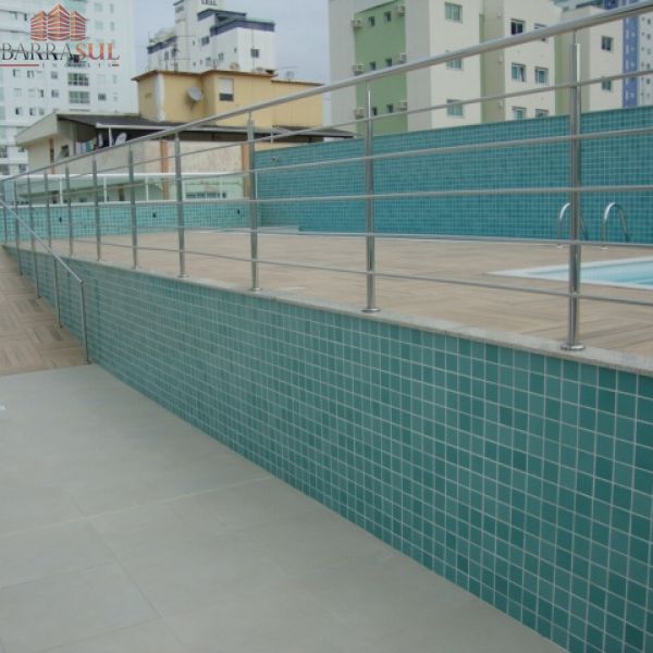 APTO NO CENTRO DE BC C/ 3 SU�TE (SENDO UMA MASTER)