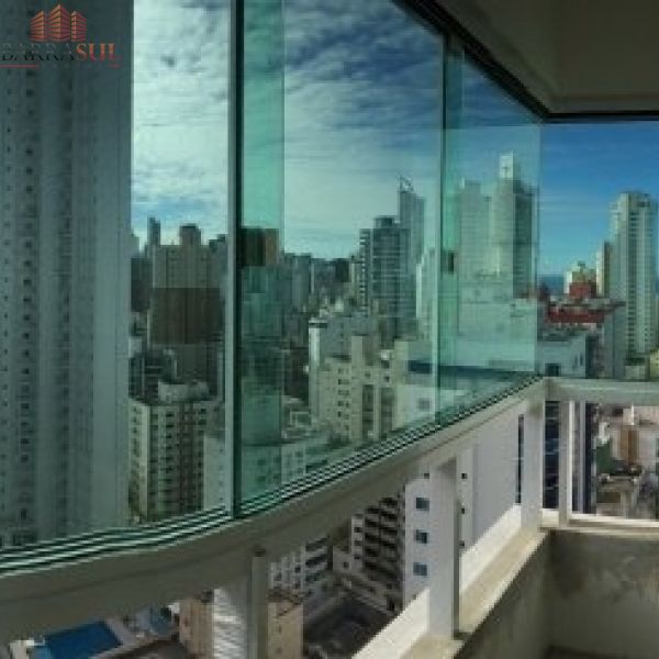 APTO NO CENTRO DE BC C/ 3 SU�TE (SENDO UMA MASTER)