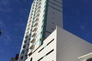 APTO NO CENTRO DE BC C/ 3 SU�TE (SENDO UMA MASTER)